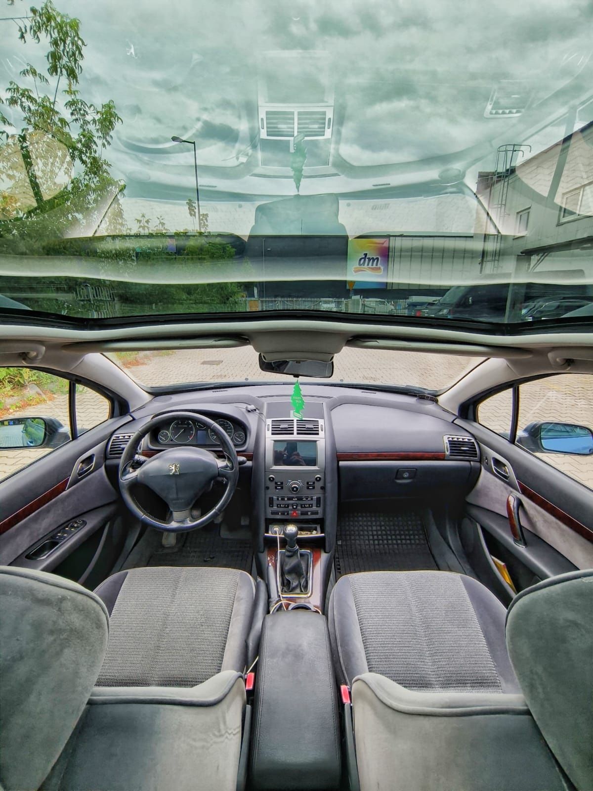 Peugeot 407 sw .