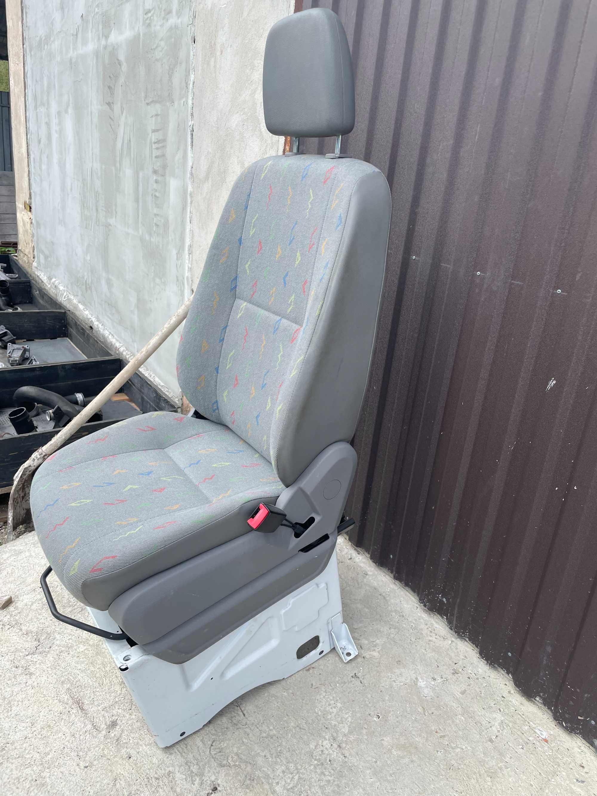 Сідушка VW Crafter пасажирська одиничка сидіння крафтер w906