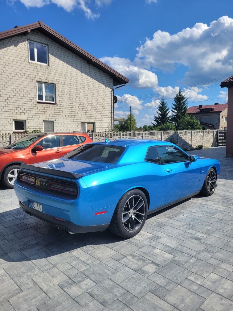 Dodge challenger SRT 6.4 v8 manual "scat pack"