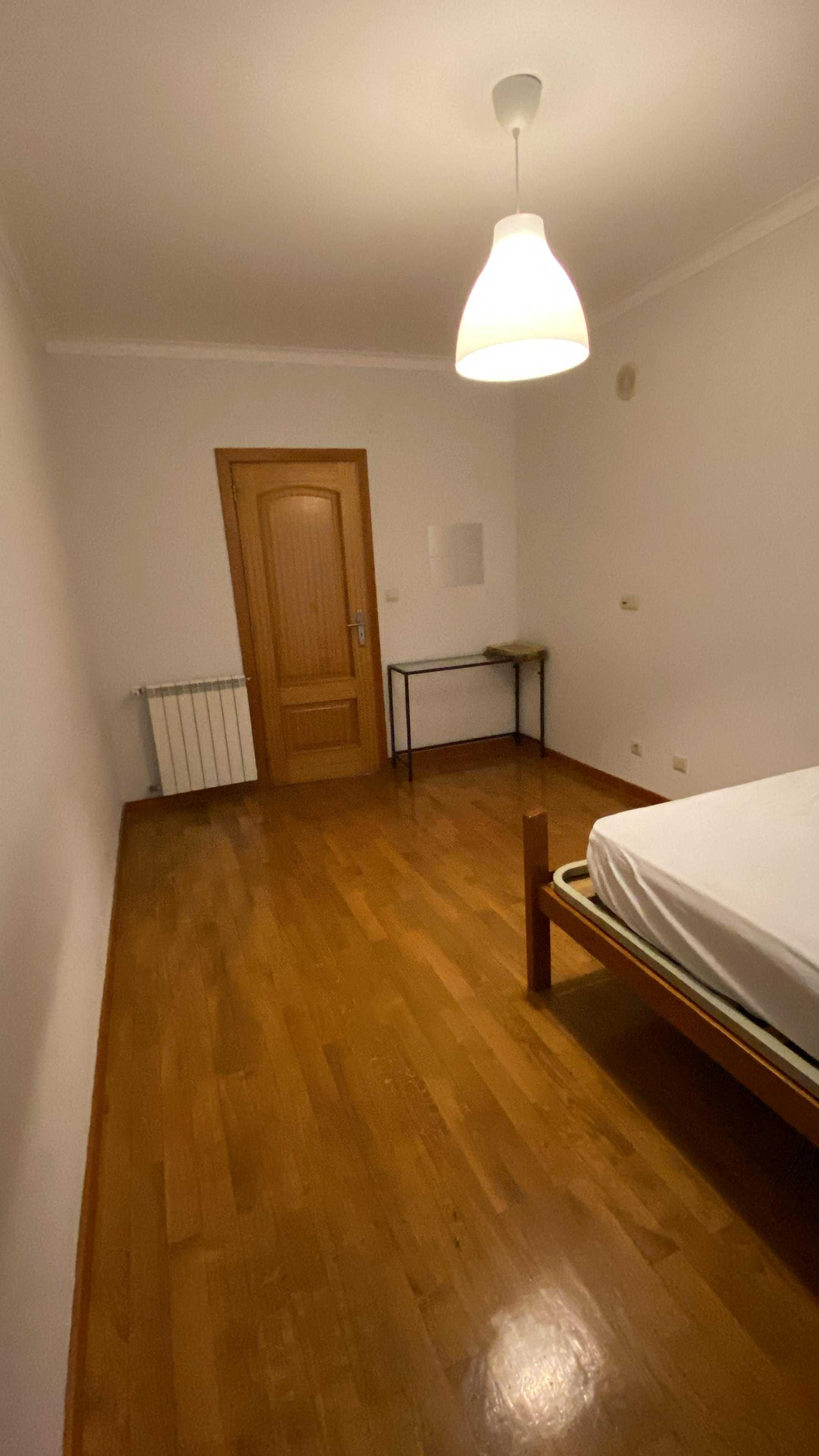 Alugo 1 quarto - só MULHER TRABALHADORA