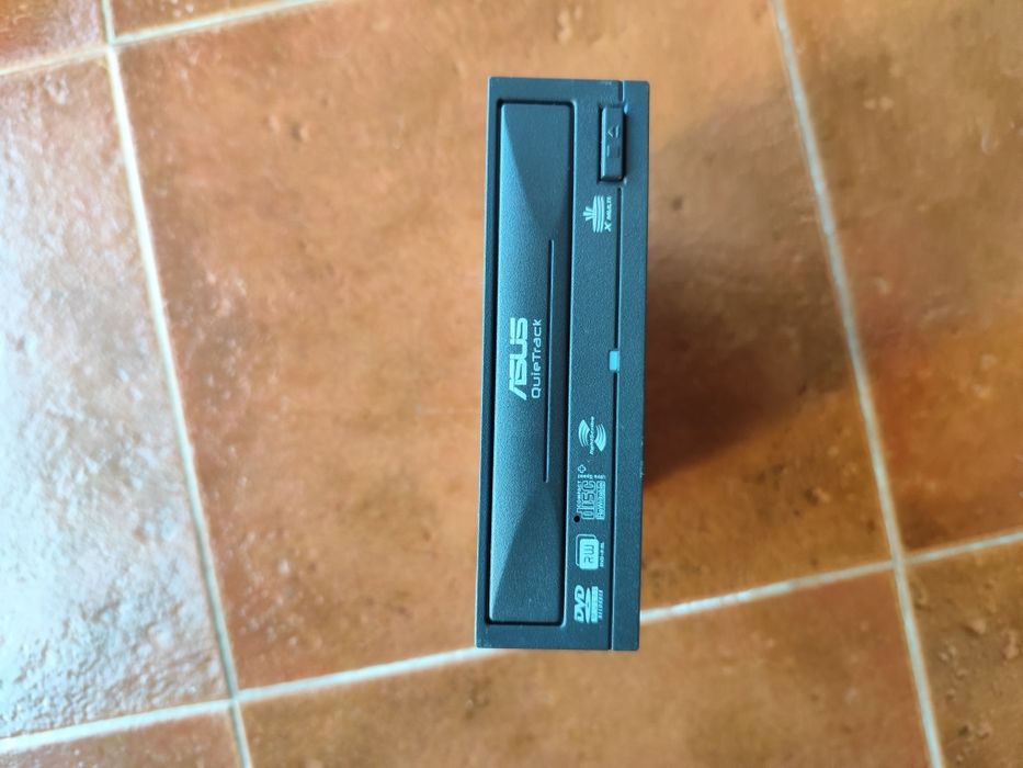ASUS QuietTrack IDE DVD Recorder64575438453506120