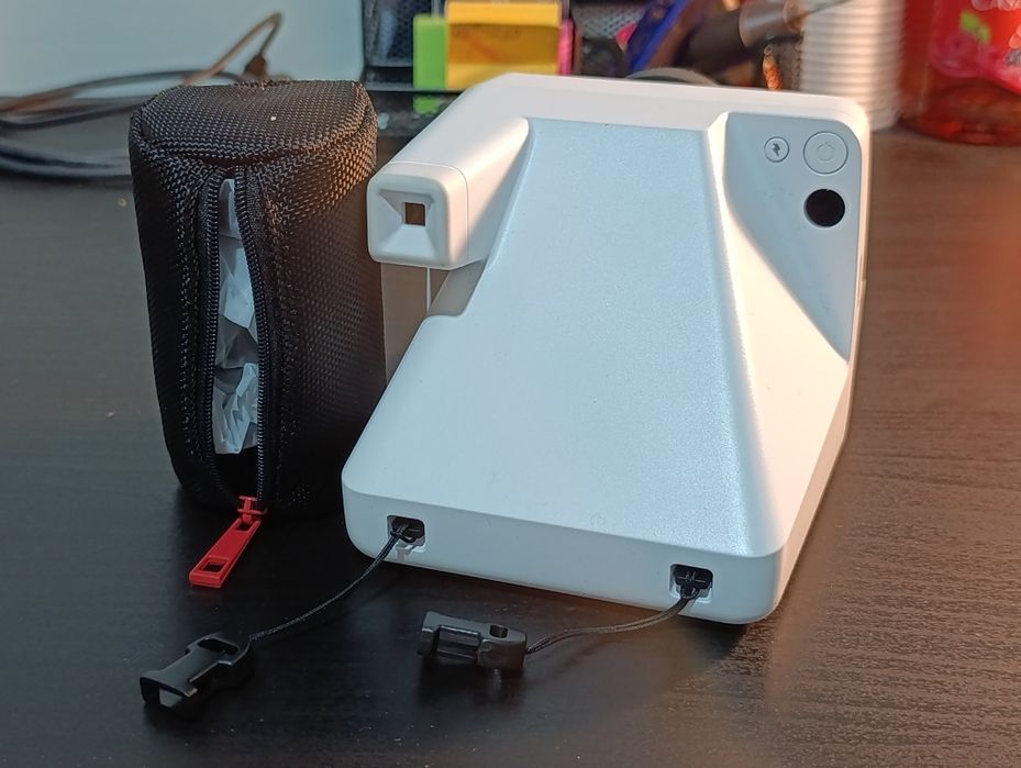 Kit Polaroid NOW+ com filtros e bolsa.