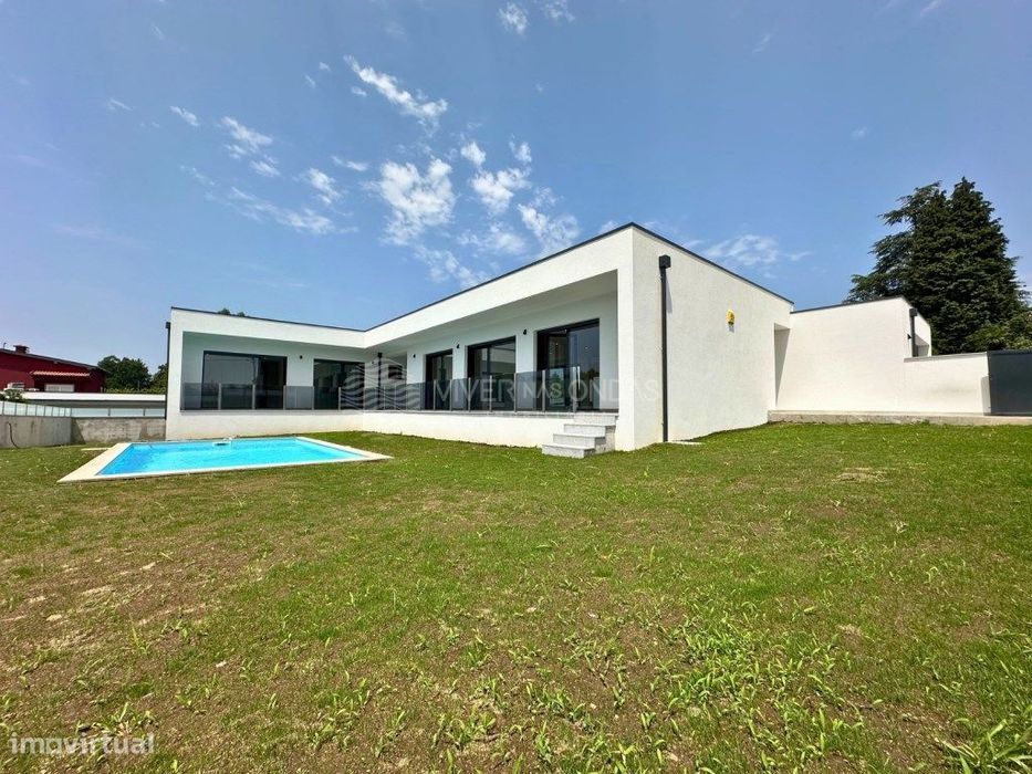 OFERTA DA ESCRITURA. Moradia Térrea T3 c/ Piscina em Panoias-Braga