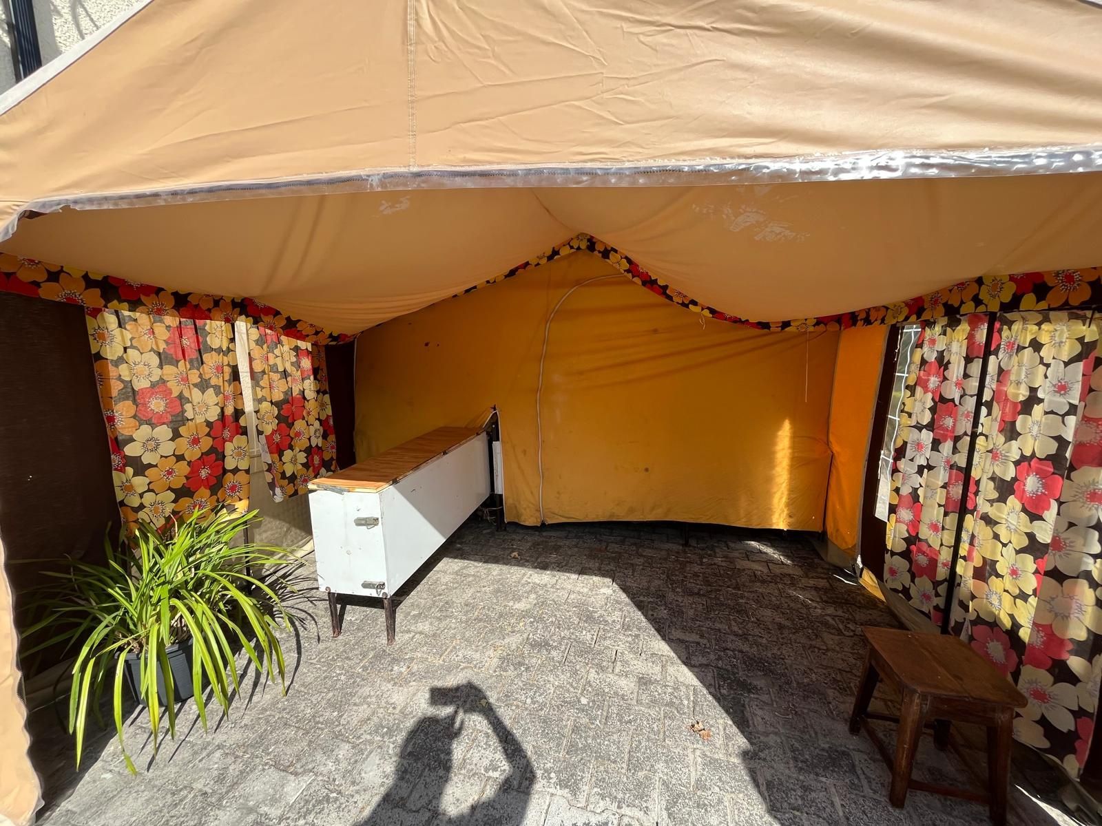 Vendo atrelado tenda
