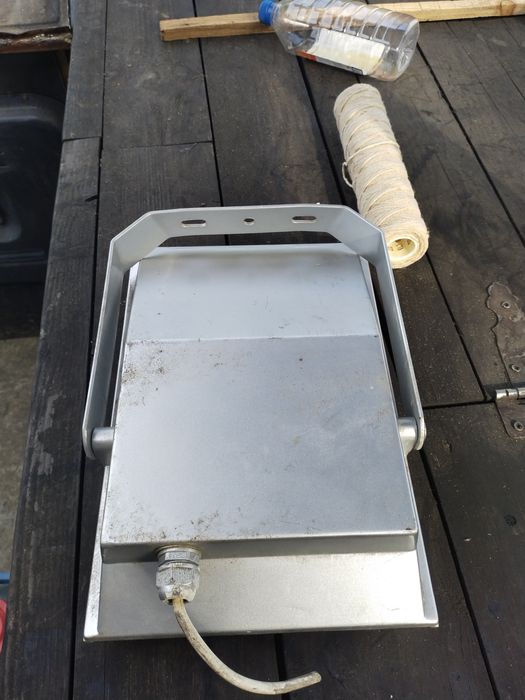 Продам прожектор