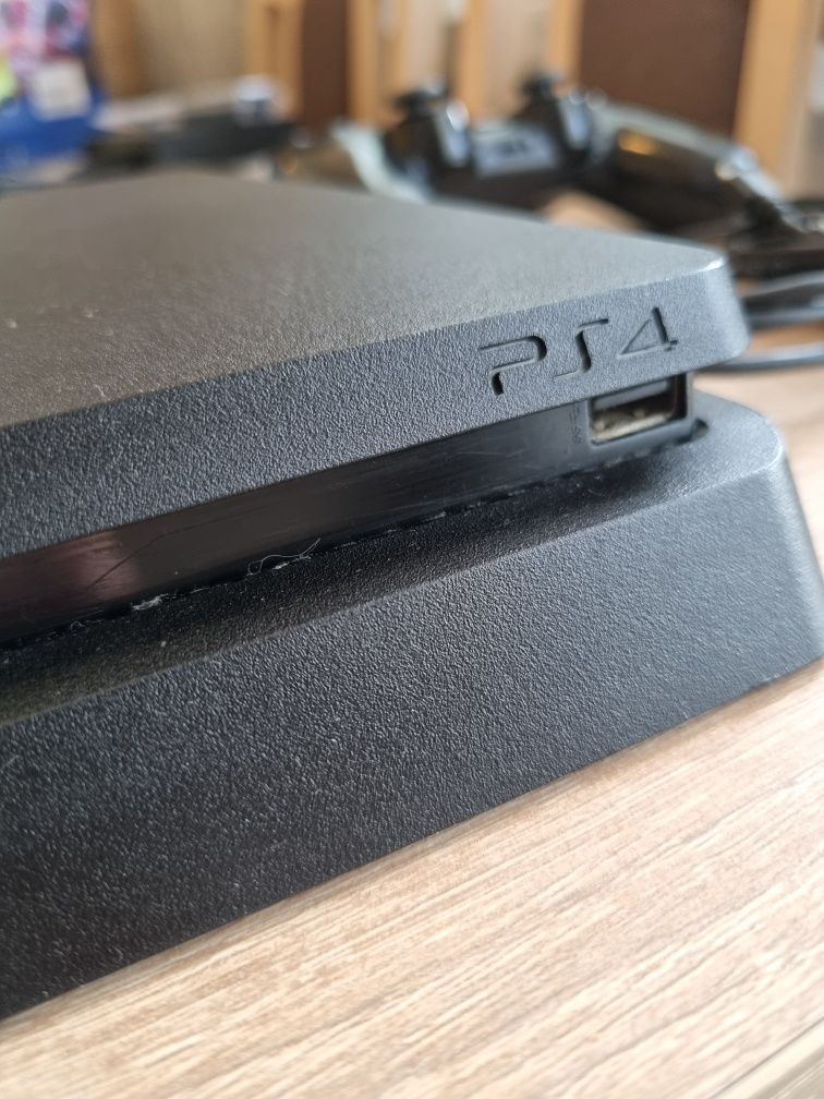 Konsola sony playstation 4 slim 500GB