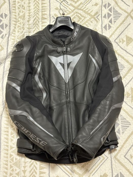 Jaqueta de couro Dainese Avro 4
