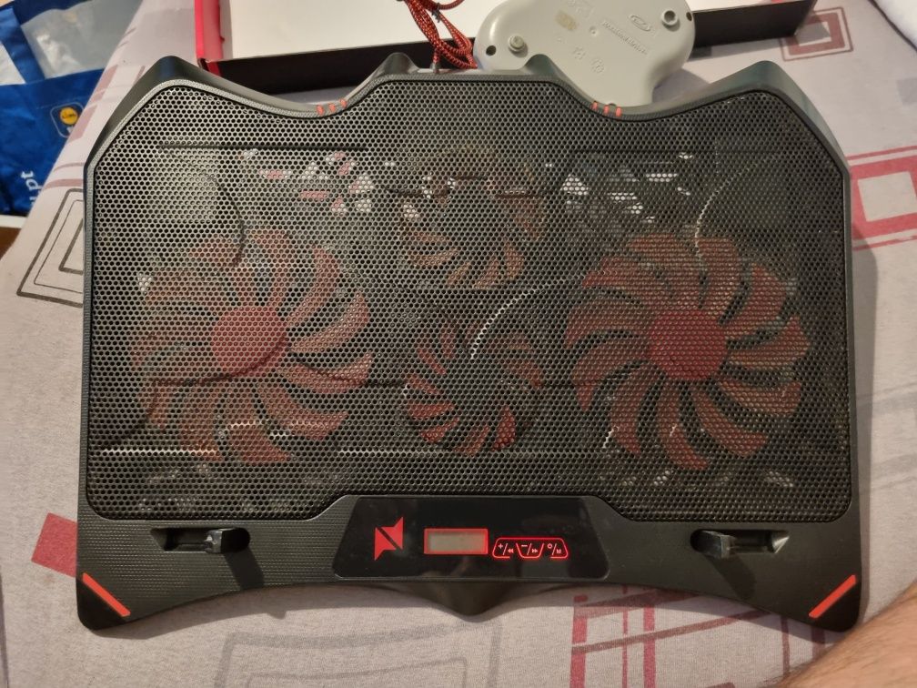 Laptop cooler (Nplay)