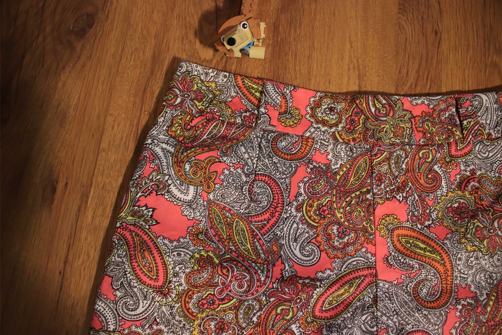 Spodenki H&M r. 42 damskie wielokolor wzór bawełna