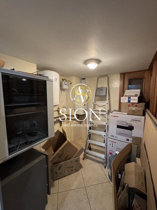 Продаж офісу 123 м2, Печерськ, Липки, Грушевського 16, навпроти ВР