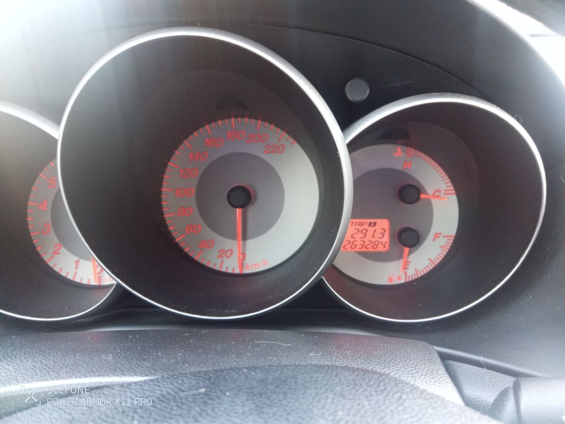 Mazda 3 2006 року.
