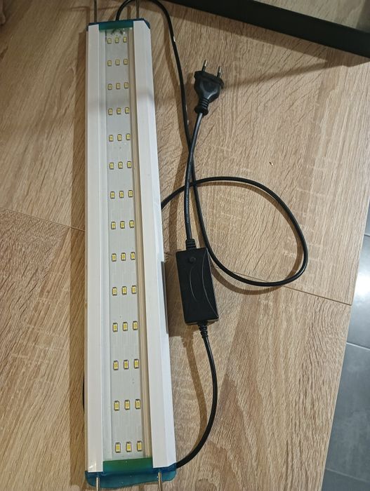 Aquário grande em bom estado