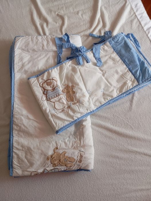 Roupas para berço de bebê