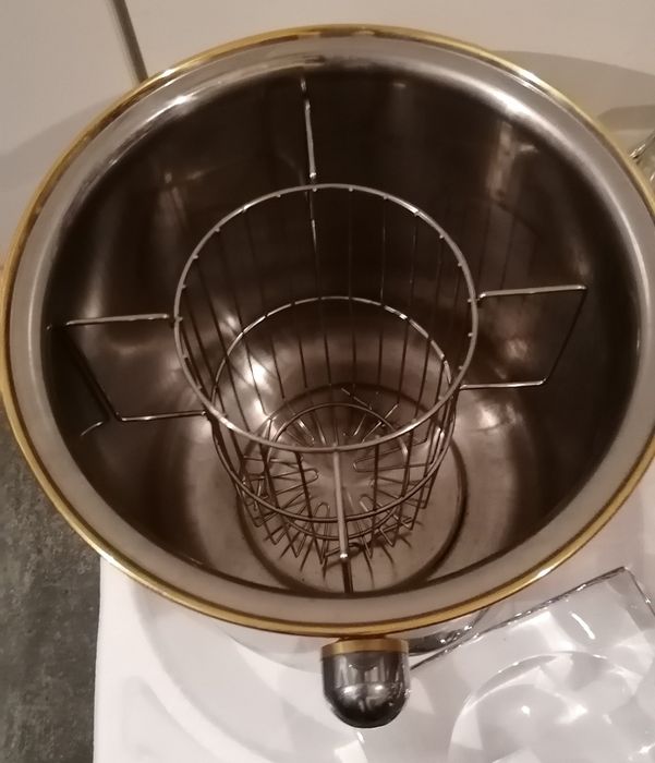 Vendo Frapé em INOX, profissional, balde de gelo e 4 cinzeiros