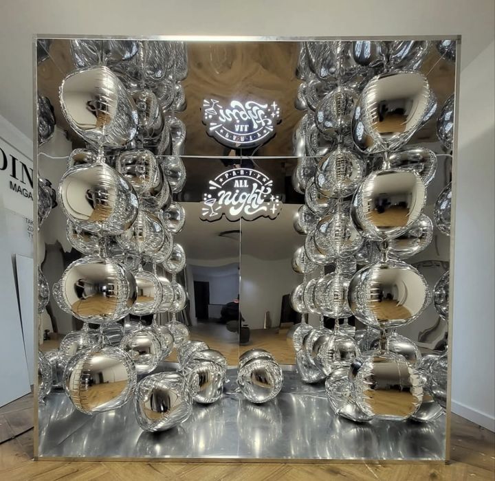 Mirror Box / Dekoracje balonowe