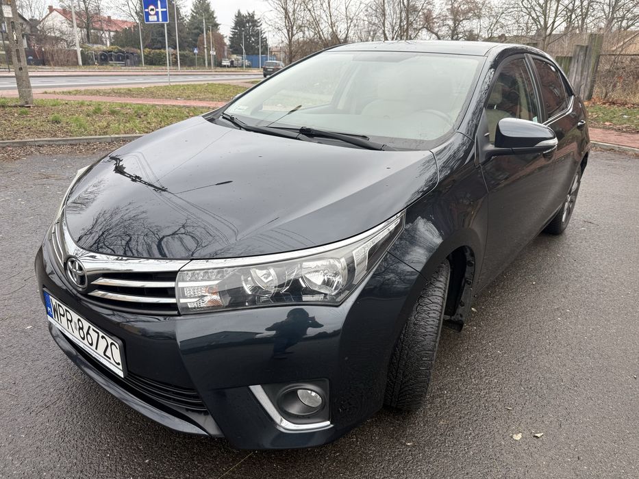 Toyota Corolla 1.6 benzyna 2015 rok manualna skrzynia biegów