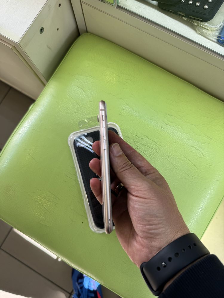 Iphone 8 64 золотой