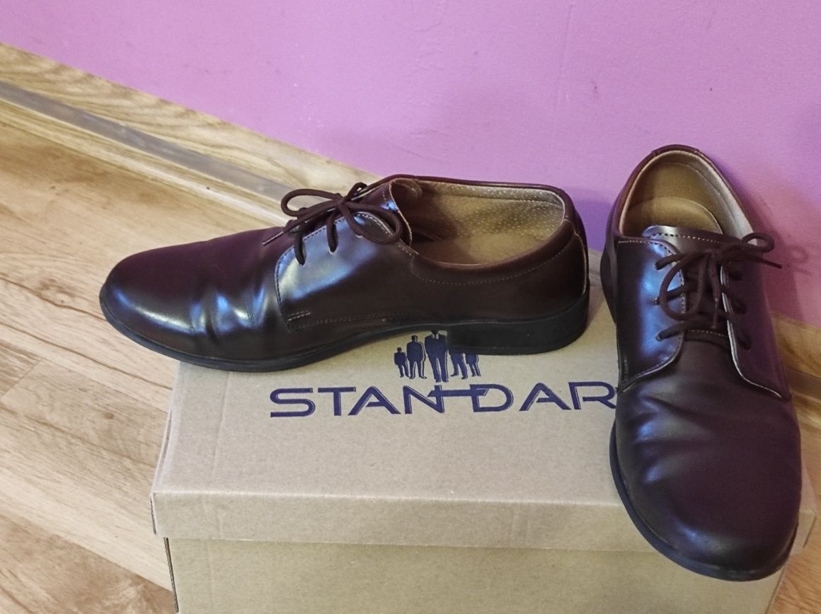 Buty pantofle rozmiar 35 firma standard