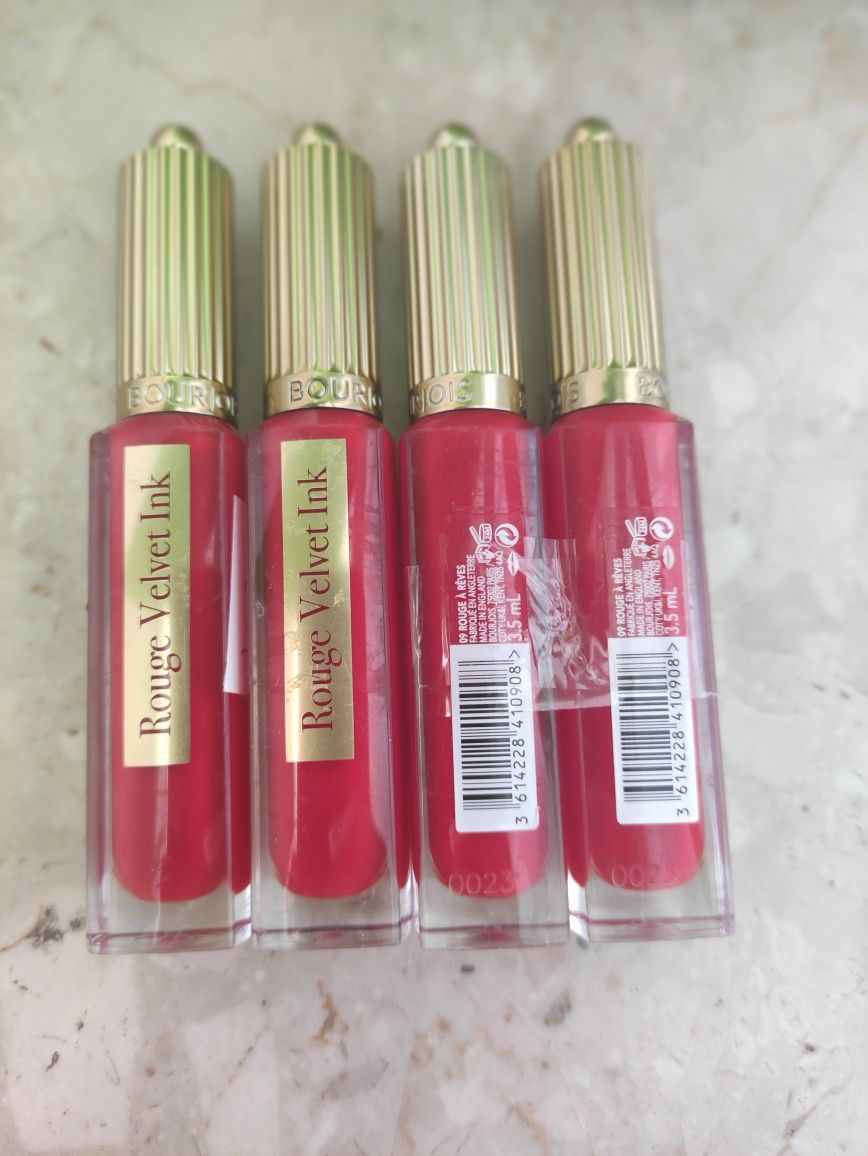 Bourjois Rouge Velvet Inkszminka w płynie 09 rouge