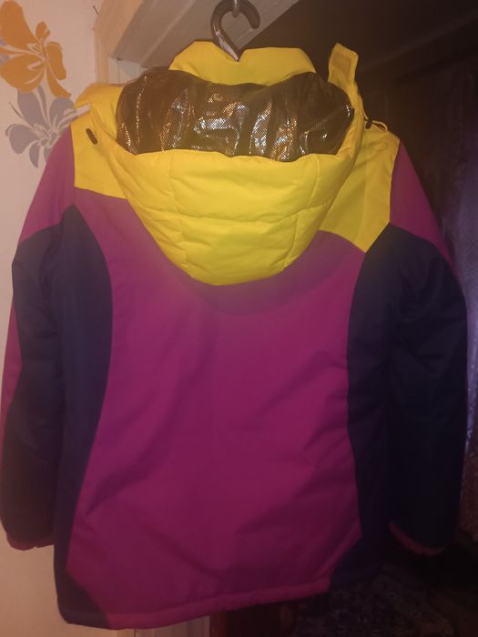 Продам жіночу термо куртку