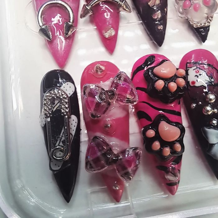 Różowo Czarne Tipsy Stiletto Press On Nails