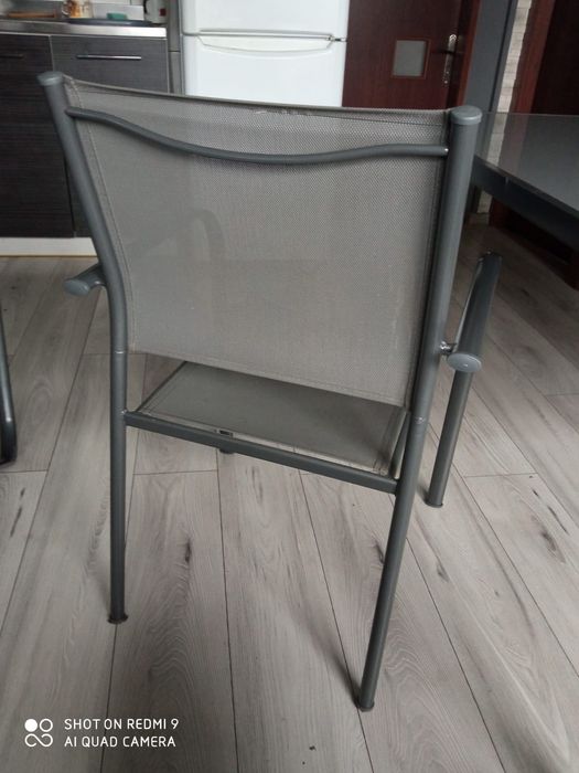 Zestaw stół i 4 krzesla stan bardzo dobry