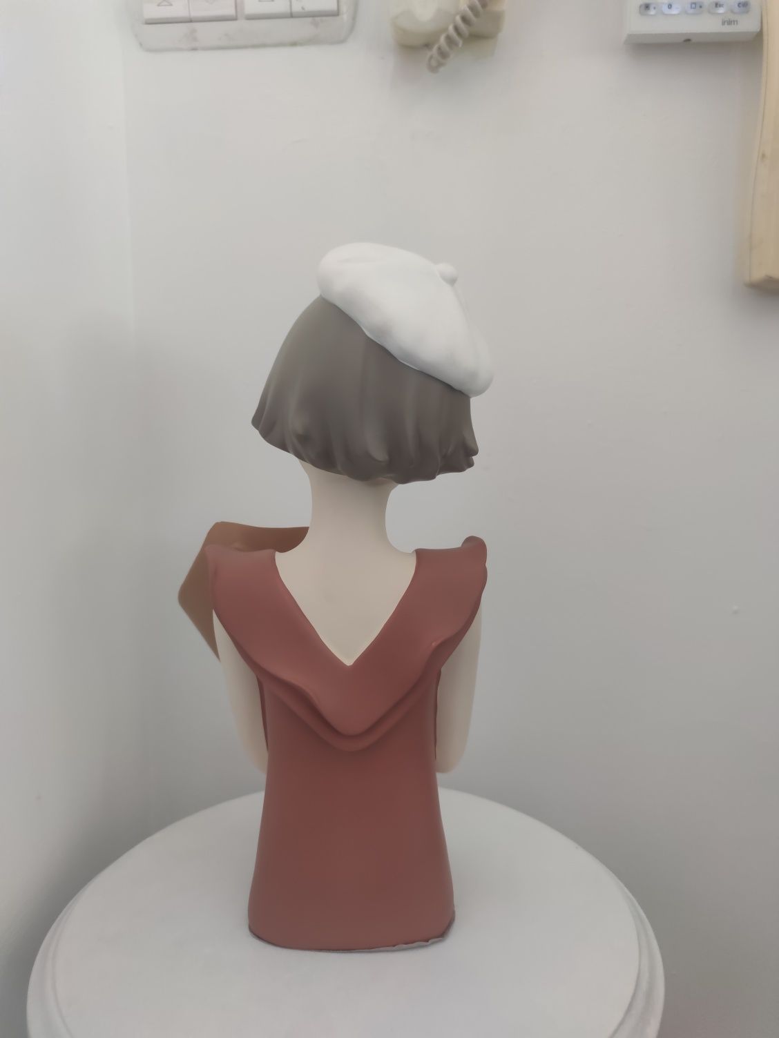 Jarra figura de menina muito charmosa 34 cm