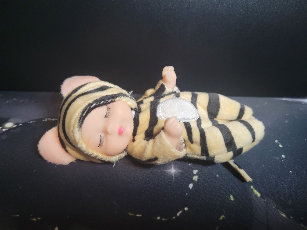 Mini laleczka bobas tygrysek