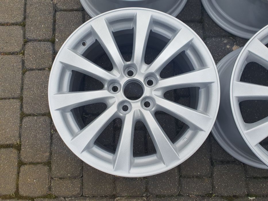 LEXUS 17" 5x114,3 felgi aluminiowe 8J srebrne