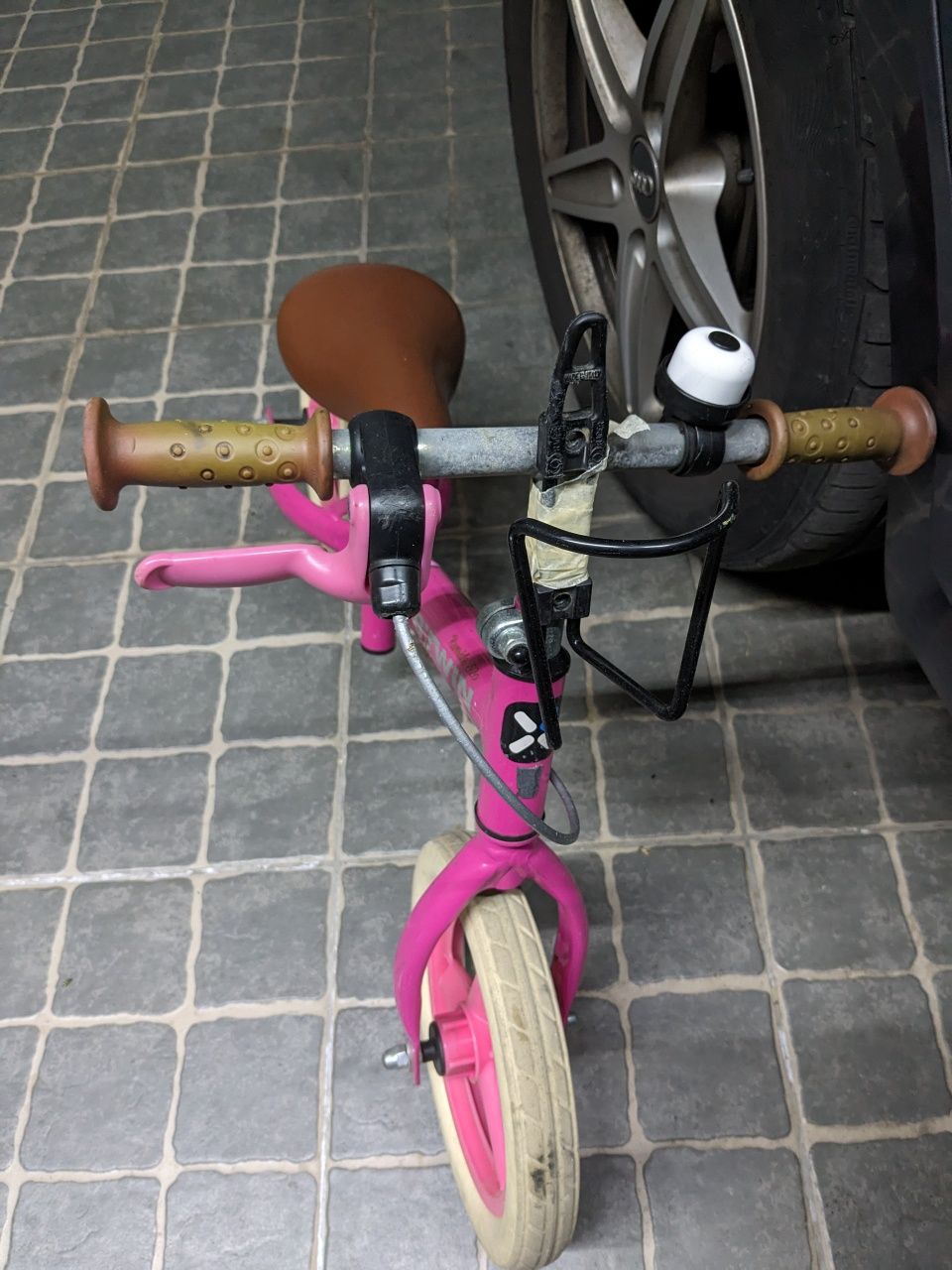 Bicicleta criança Decathlon iniciação aprendizagem