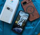Google Pixel 8a + etui + szkło jak Nowy