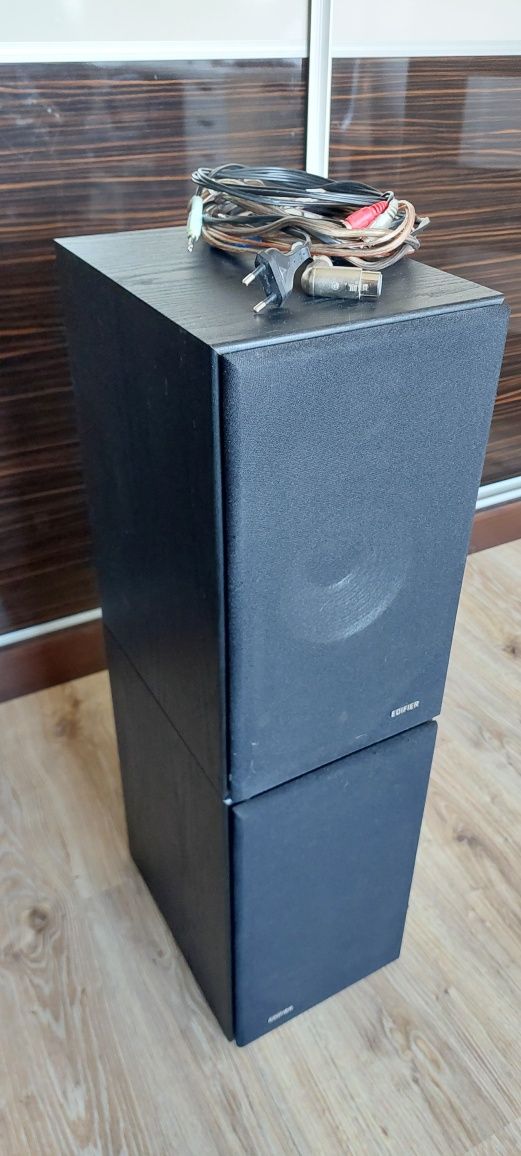 Kolumny podstawkowe monitory aktywne Edifier R2600