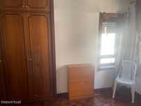 790902 - Quarto com cama de casal em...
