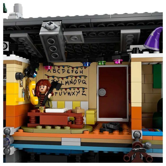 Конструктор LEGO Stranger Things The Upside Down 75810, 2287 деталей