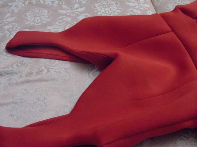 червона сукня міні