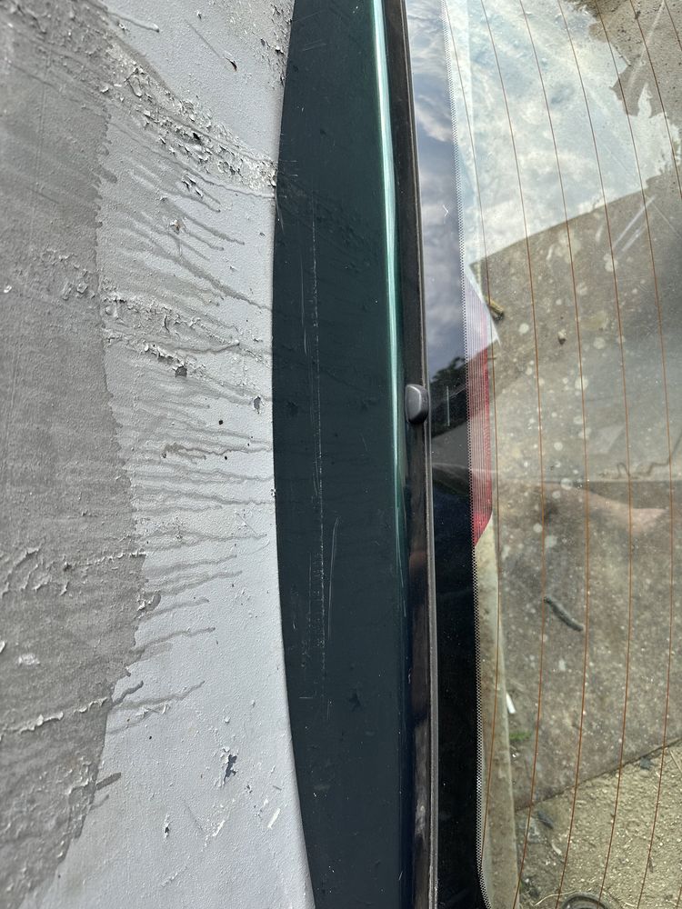 Кришка багажника в зборі Toyota Yaris 99-06