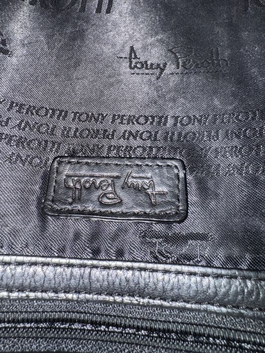 Tony Perotti Кожаная сумка Contatto nero черная