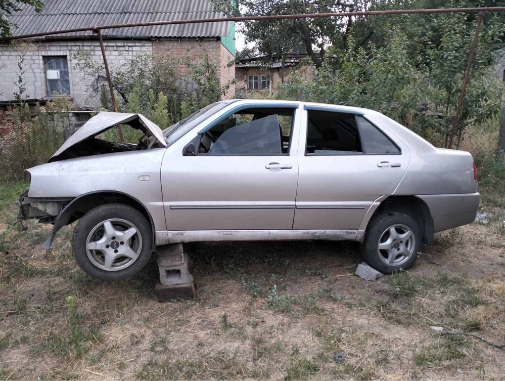Двери крышка багпжника Чери Амулет 08г