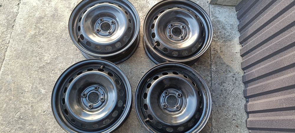 Диски Reno Dokker R15 4*100 6J ET-40. 4шт