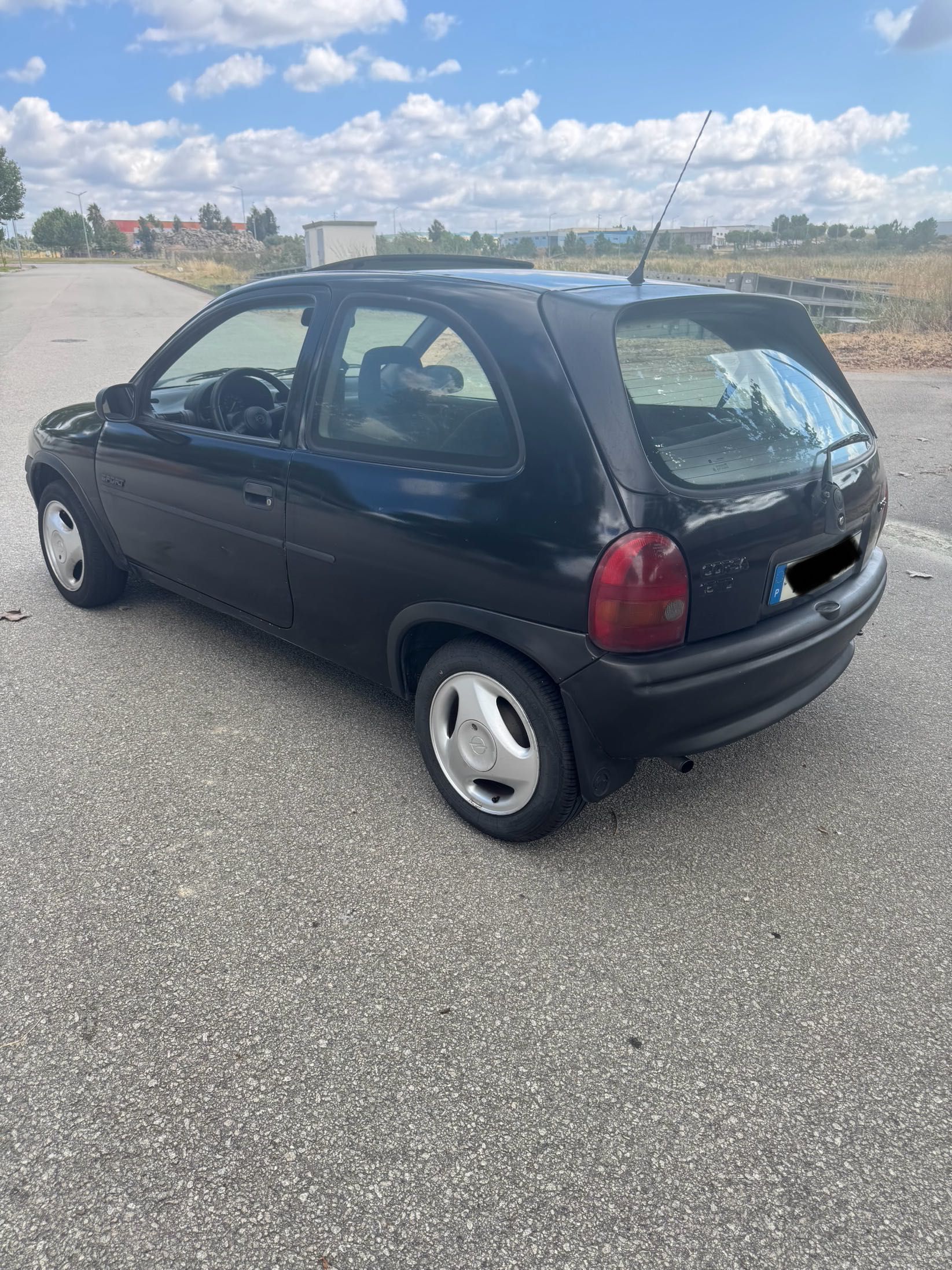 Vendo Opel corsa b sport 1.5 Td de livrete