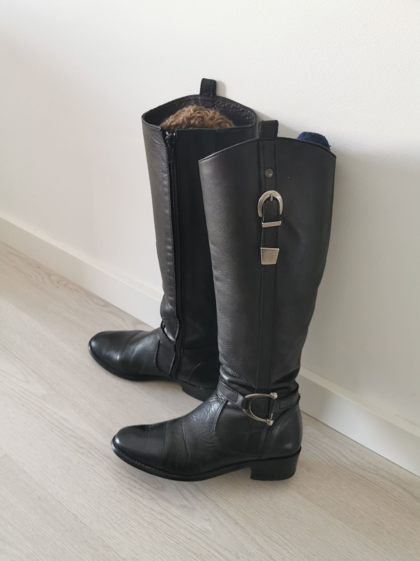 Botas pretas altas tamanho 36 grande