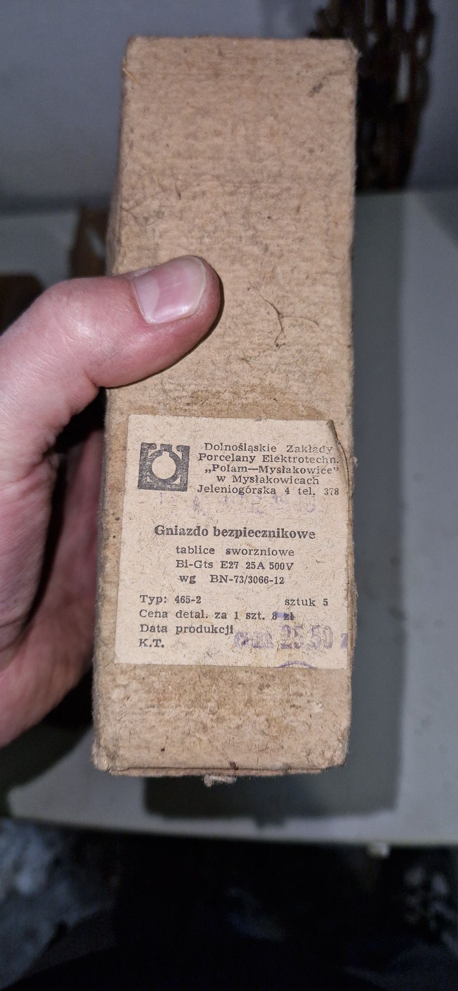 Gniazda bezpiecznikowe typ 465-2. 1980 rok. Nie używane!