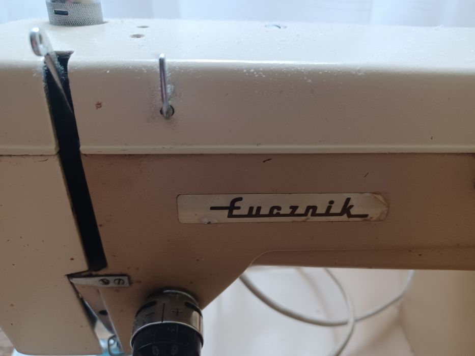 Maszyna do szycia retro Łucznik
