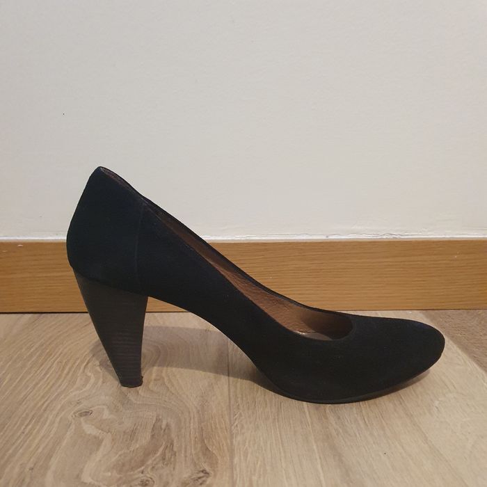 Sapatos salto camurça