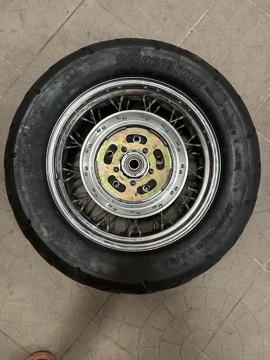 Продам колесо заднє на Honda Shadow 1100.