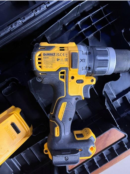 Wkrętarka DeWalt zasilanie akumulatorowe 18 V DCD791N