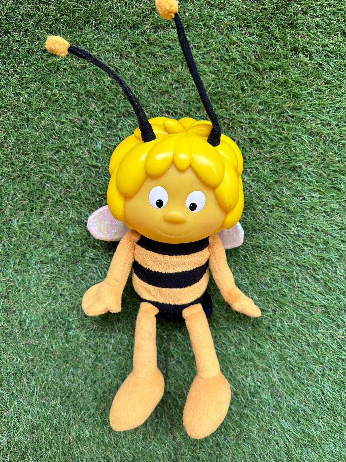 Abelha Maia, em pvc e tecido cerca de 30 cm