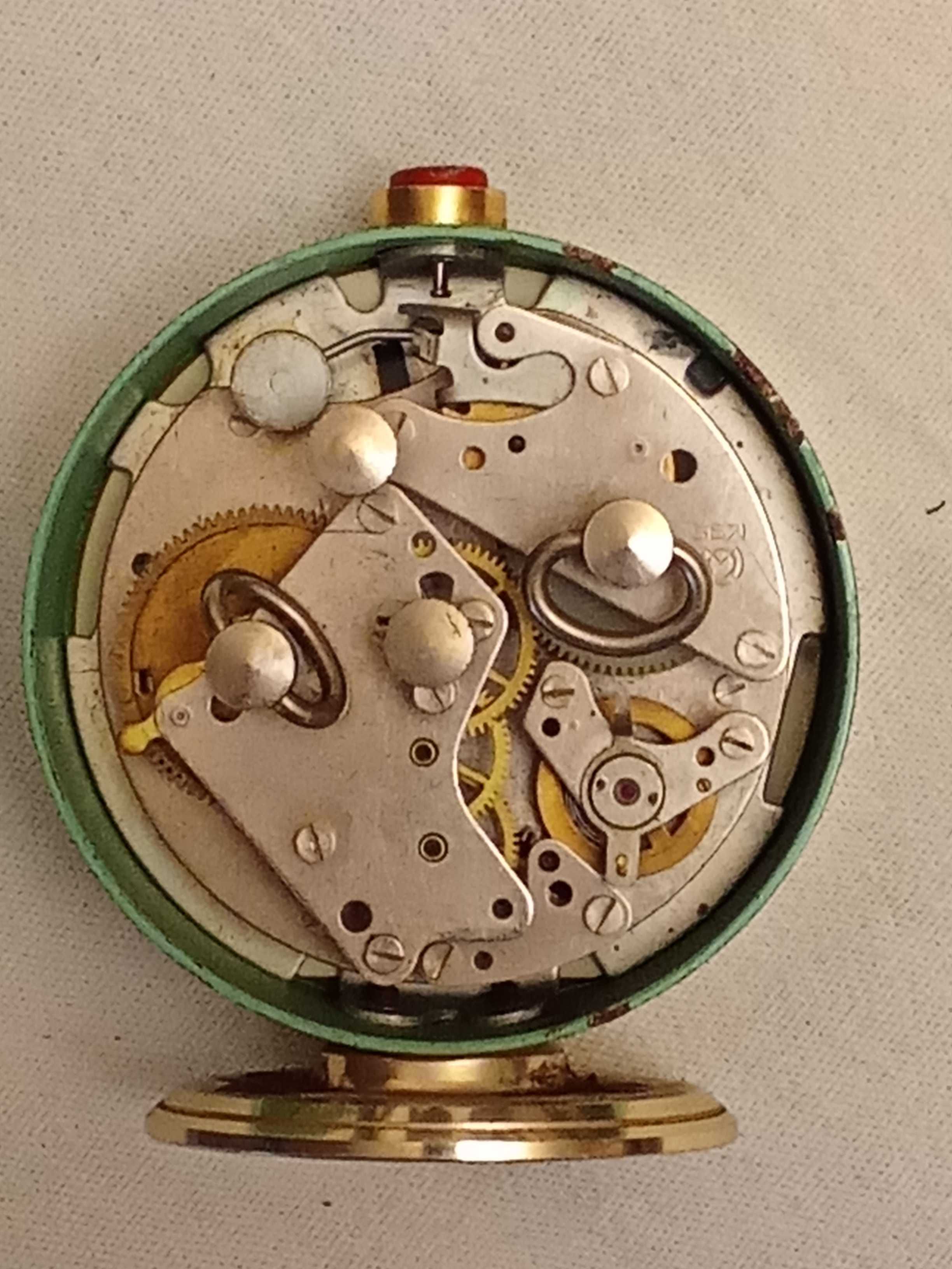 uszkodzony zegar budzik mechaniczny produkcji ZSRR