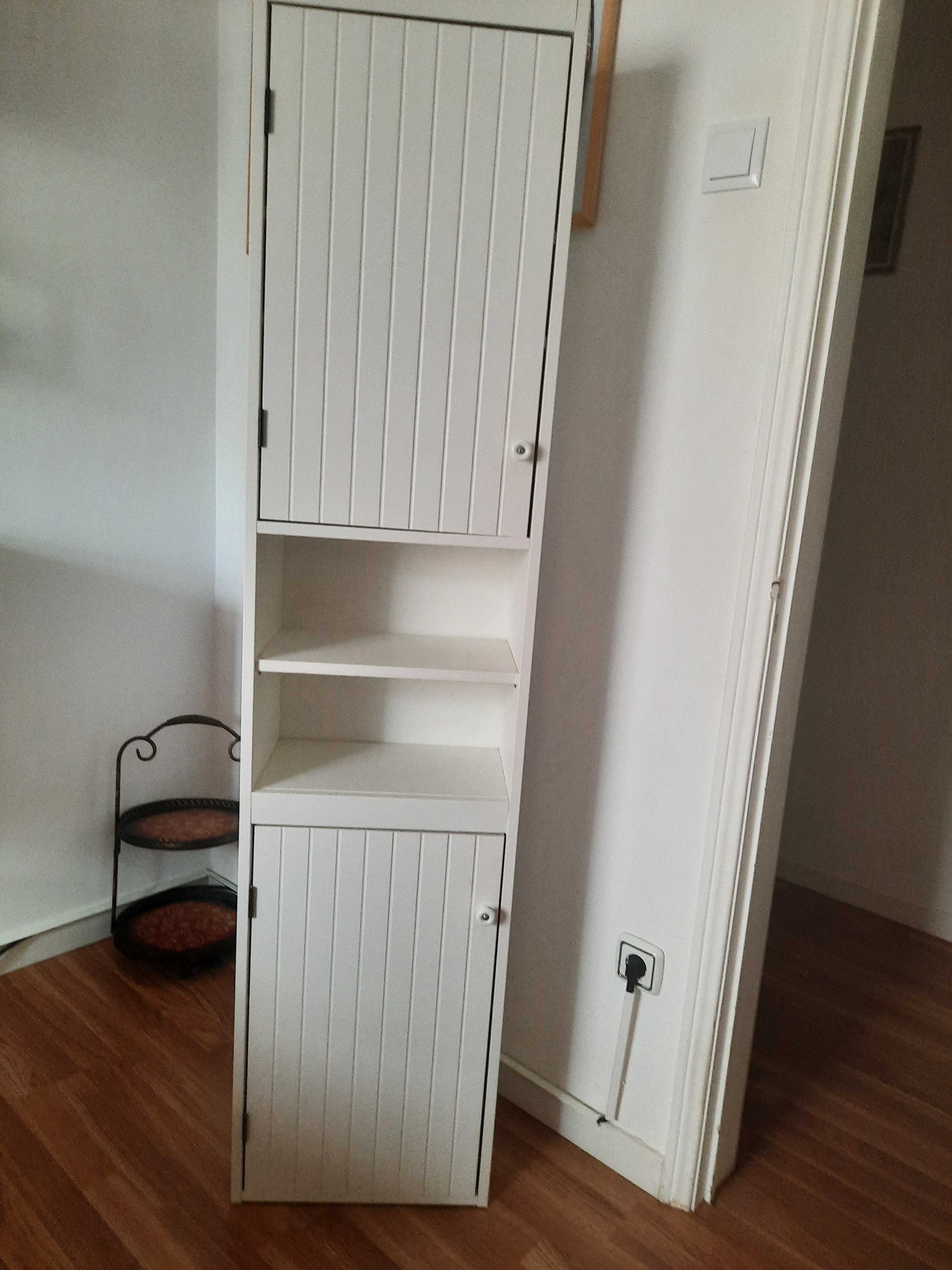 Armário branco IKEA