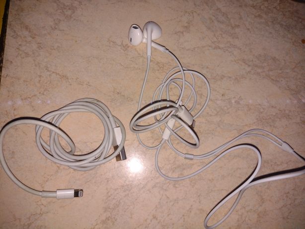 Słuchawki Apple lightling i kabel Apple
